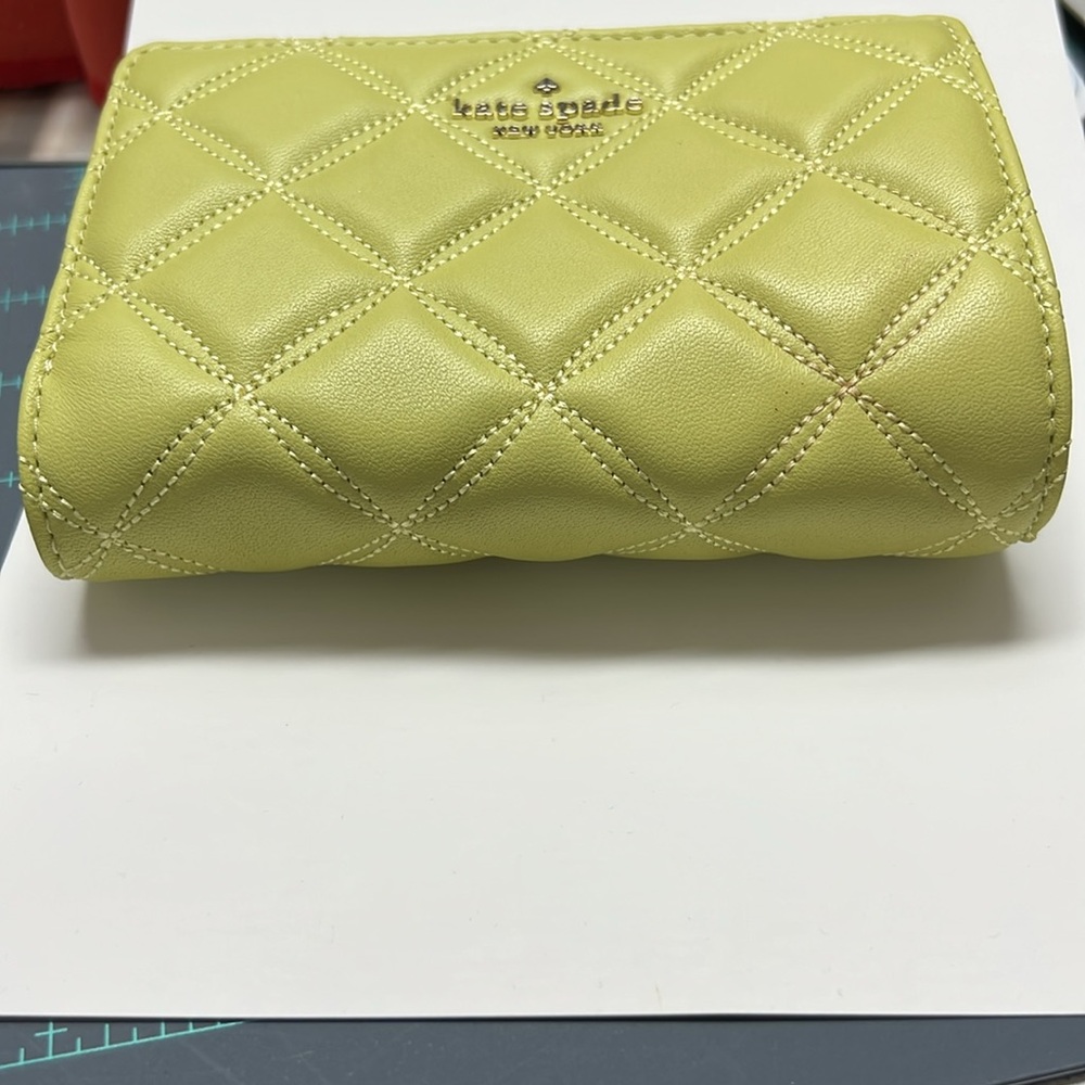 Kate Spade Pale Chartreuse Quilted Wallet NWOT - Picture 12 of 12